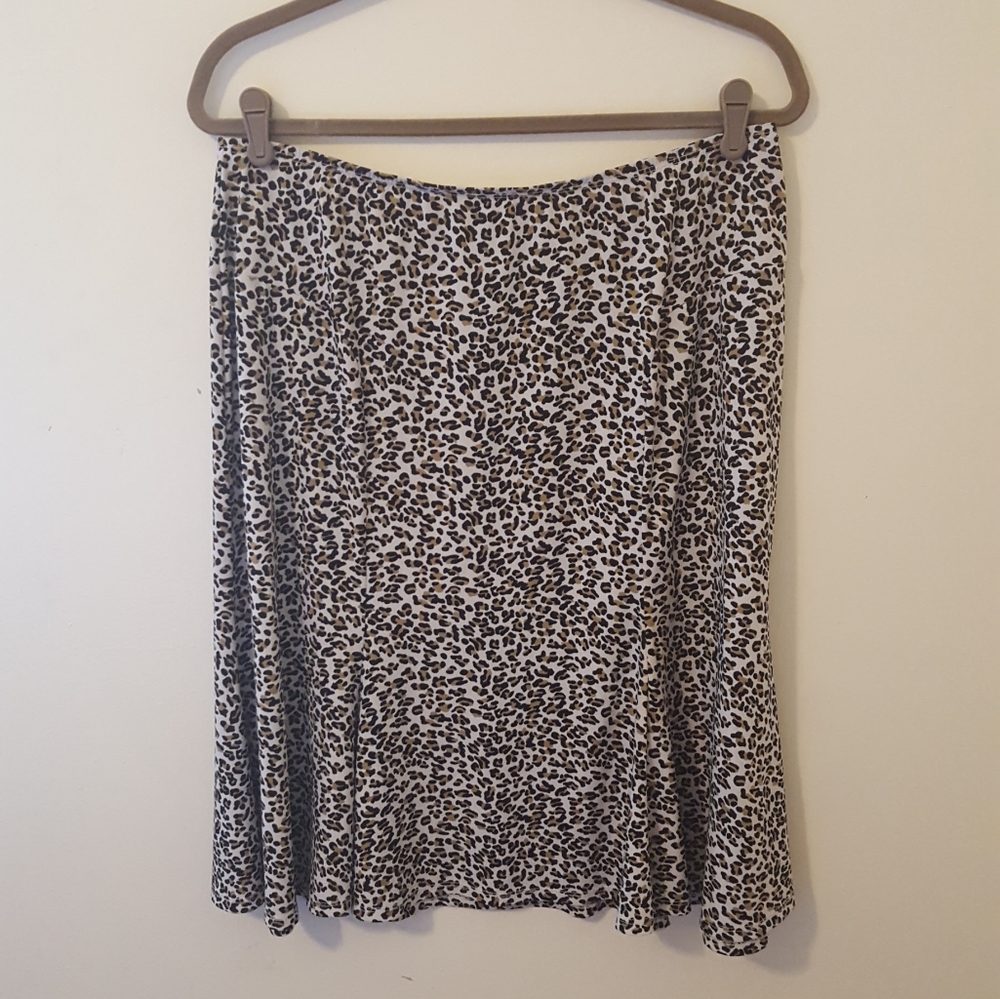 5/$25 Parallel animal print skirt
